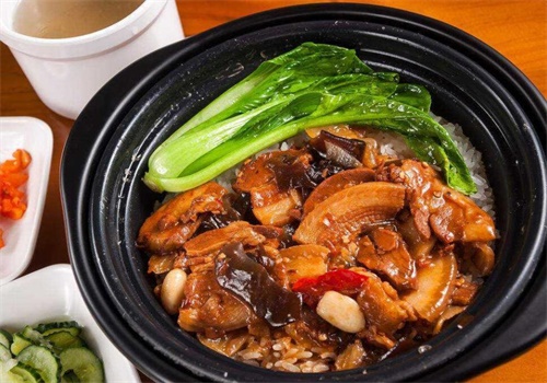山泉水煲仔饭