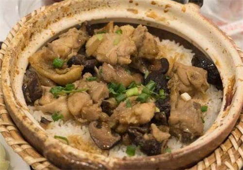 风味煲仔饭