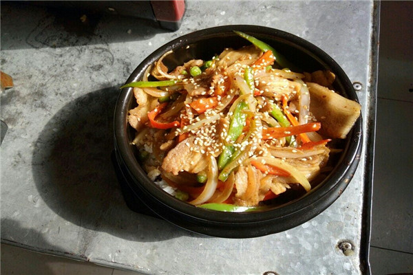 传奇烤肉拌饭加盟