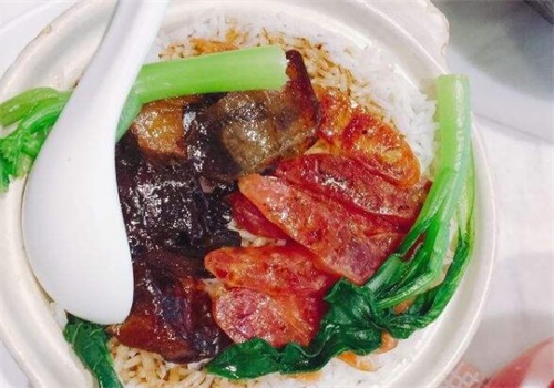 煲百味腊味双拼饭