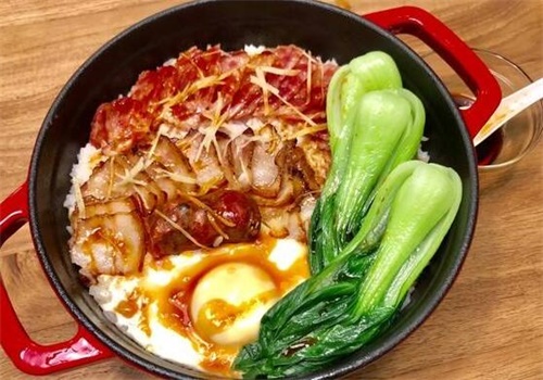 煲百味腊味双拼饭
