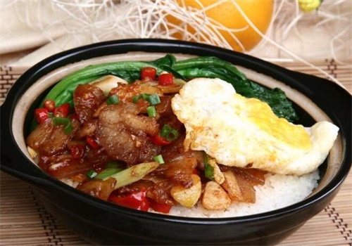 饭跑跑特色煲仔饭