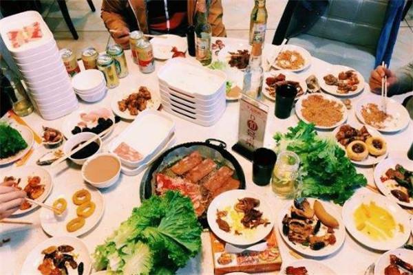 豆地主自助烤肉火锅