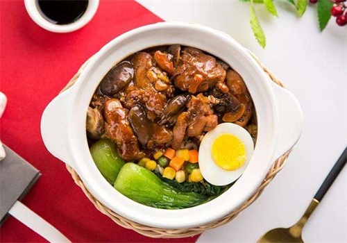 门前客宗师煲仔饭