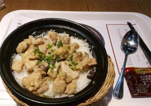 曹小曹煲仔饭与酸菜小鱼