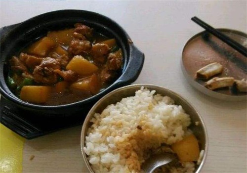 景皓黄焖鸡米饭