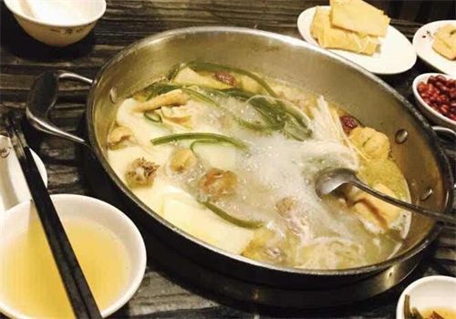 一席地餐饮