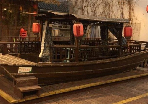 吴越荣记