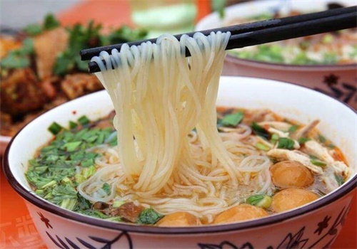 三里香麻辣鸡米线