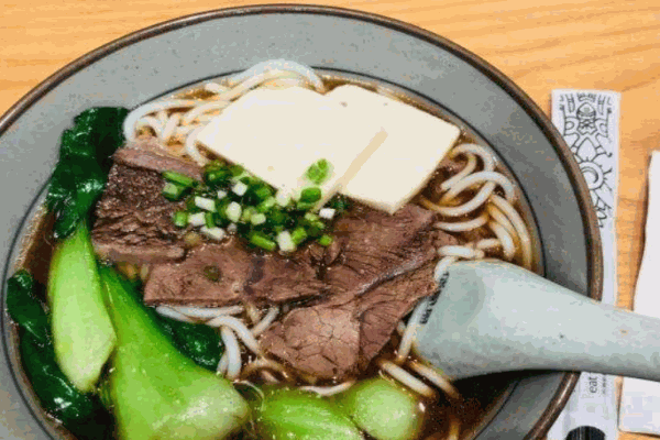 俏凤凰牛肉粉产品 门店图片