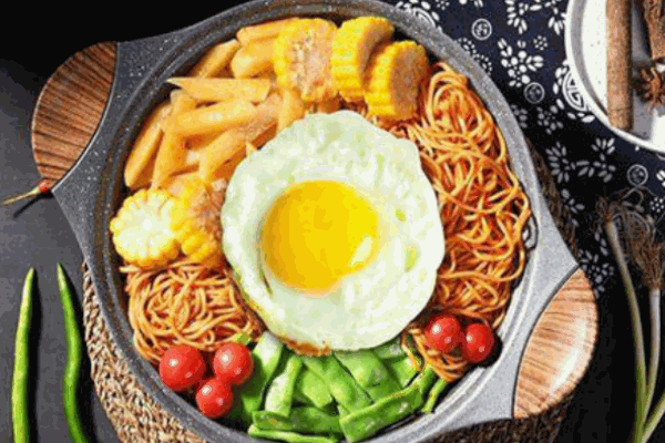 滋溜溜铁锅焖面产品 门店图片