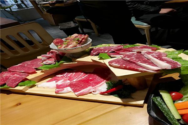 炭马来报烤肉加盟