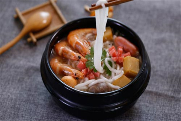 探烫自助麻辣烫