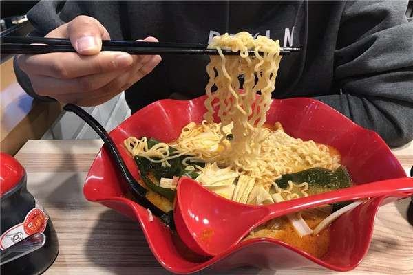 刘文龙麻辣烫加盟
