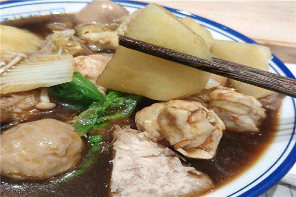 汤哥哥麻辣烫加盟