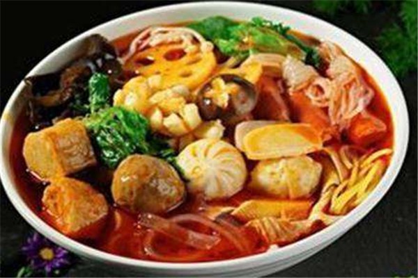 俏嘴麻辣烫加盟