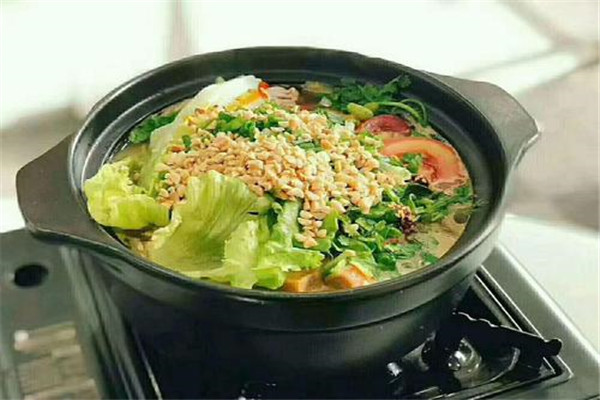 鑫枫林砂锅麻辣烫