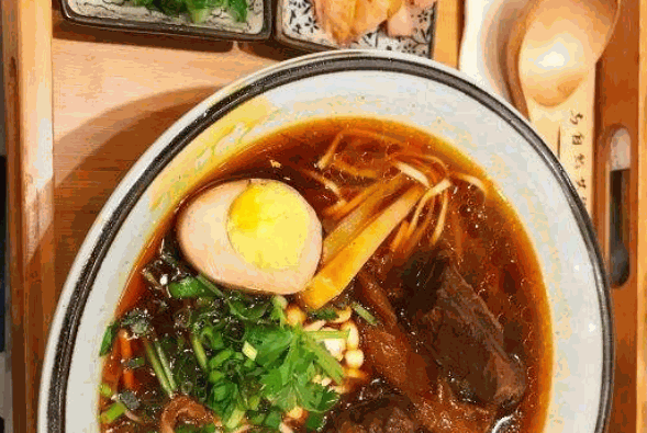 三十三碗黄牛肉面
