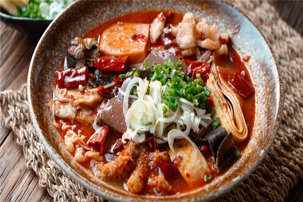 九巷红骨汤麻辣烫加盟