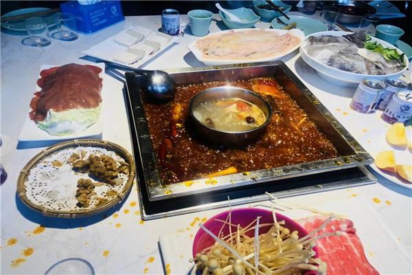 重庆幺妹乖火锅