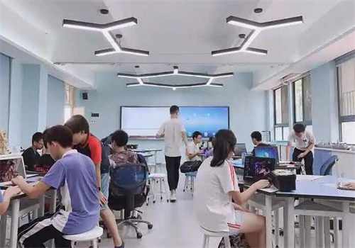 Steam芳汀思教育