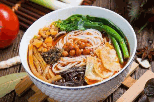 嘬螺螺蛳粉产品 门店图片