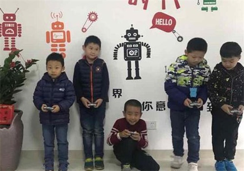 科技少年机器人俱乐部