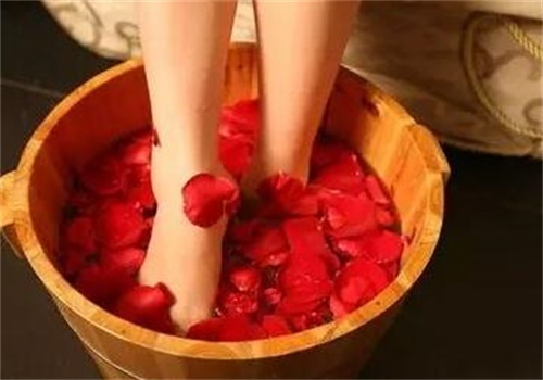 一泡而红