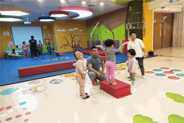 越宝贝童乐儿童体适能