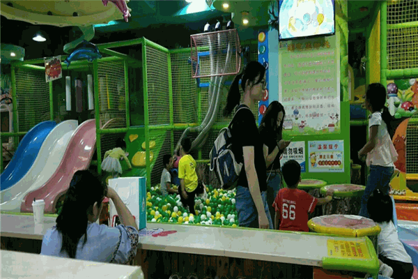 爱巴爱麻儿童乐园