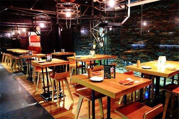蛙掘记干锅牛蛙店加盟