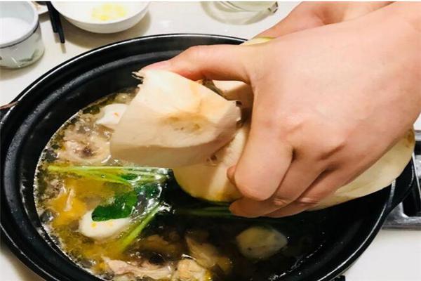 烹然四季椰子鸡火锅产品 门店图片