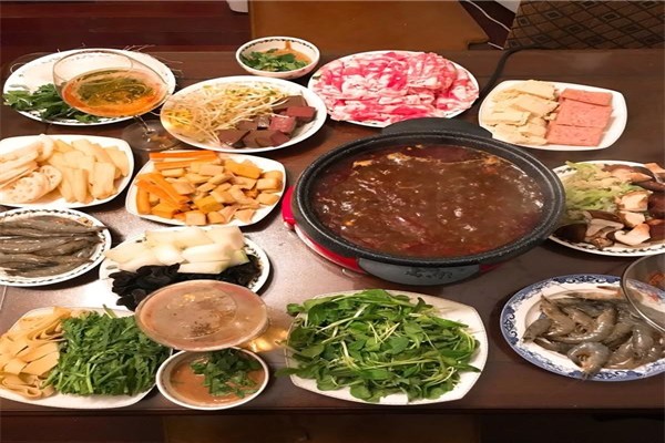 通化酸菜火锅加盟