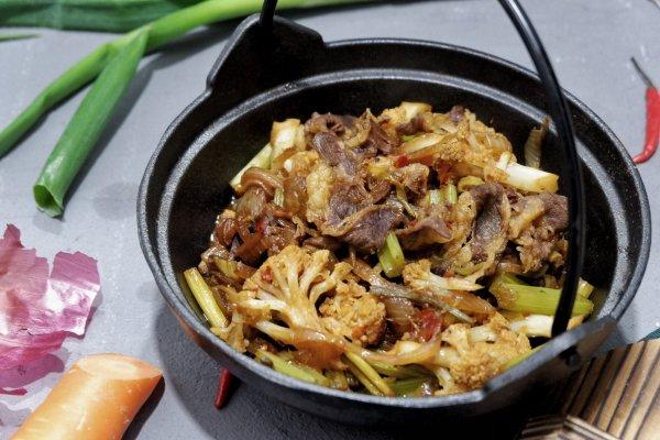 辛小牛干锅煎肉饭产品 门店图片