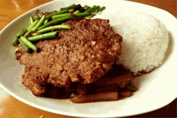 至尊飘香牛排饭