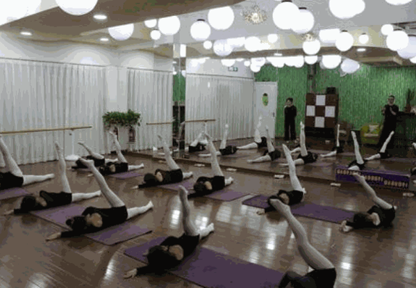 艾莎同学舞蹈培训费用多少钱?靠谱吗?
