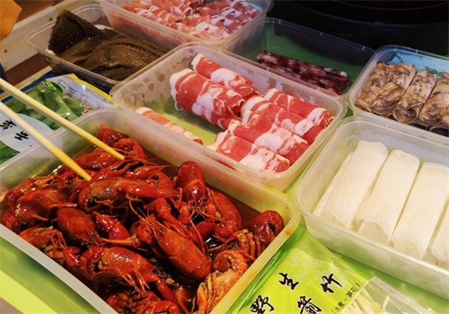 速配齐火锅烧烤食材超市