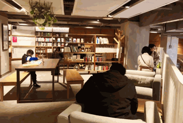 春雨书店怎么赚钱?经营模式