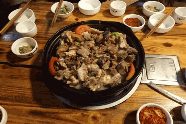 阿婆腊排骨火锅