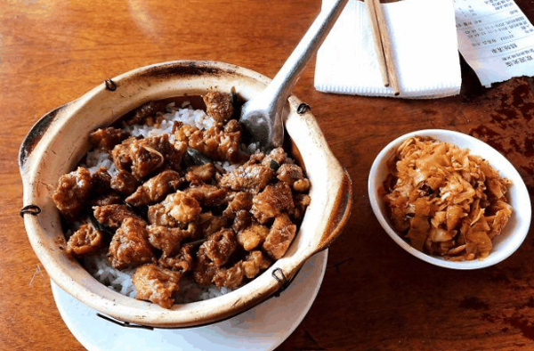炉火阿昌牛腩煲仔饭
