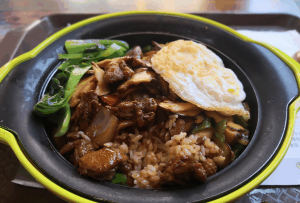 炉火阿昌牛腩煲仔饭加盟