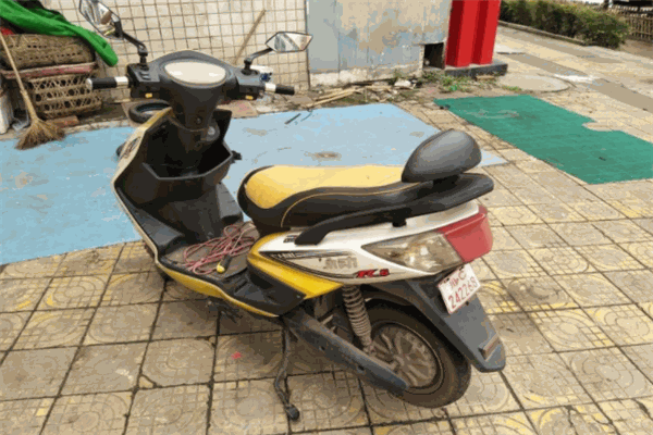 脉动电动车