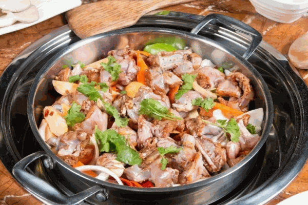东膳小阿俏焖锅饭产品 门店图片