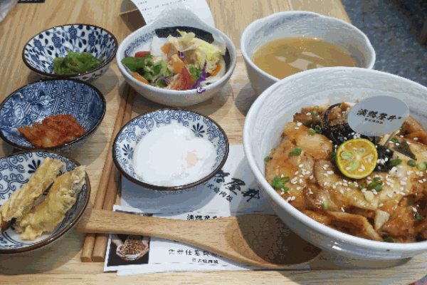 淡路屋丼日式烧肉饭产品 门店图片