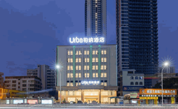 柏纳酒店