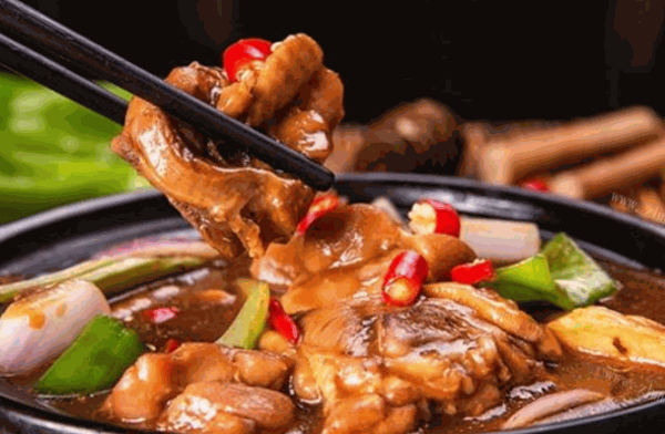 宋一轩黄焖鸡米饭