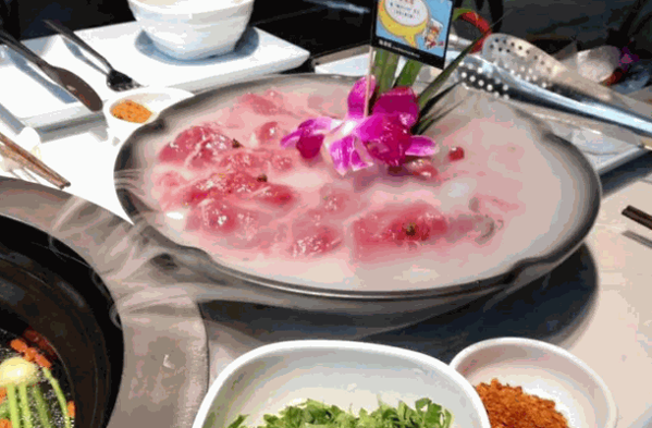 腩潮鲜火锅加盟