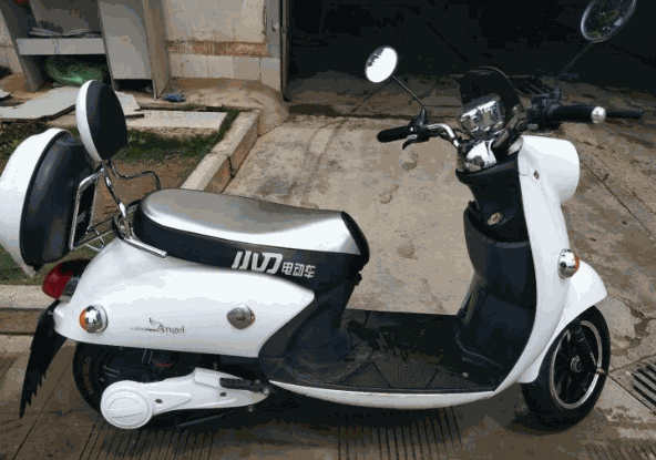 小刀电动车