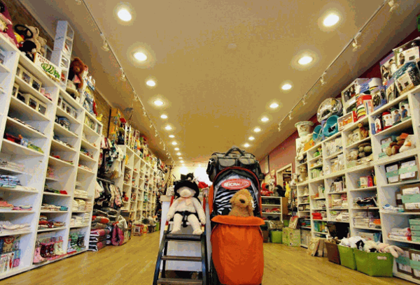 冠军宝贝母婴店