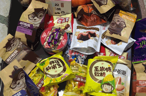 赵一鸣零食连锁加盟